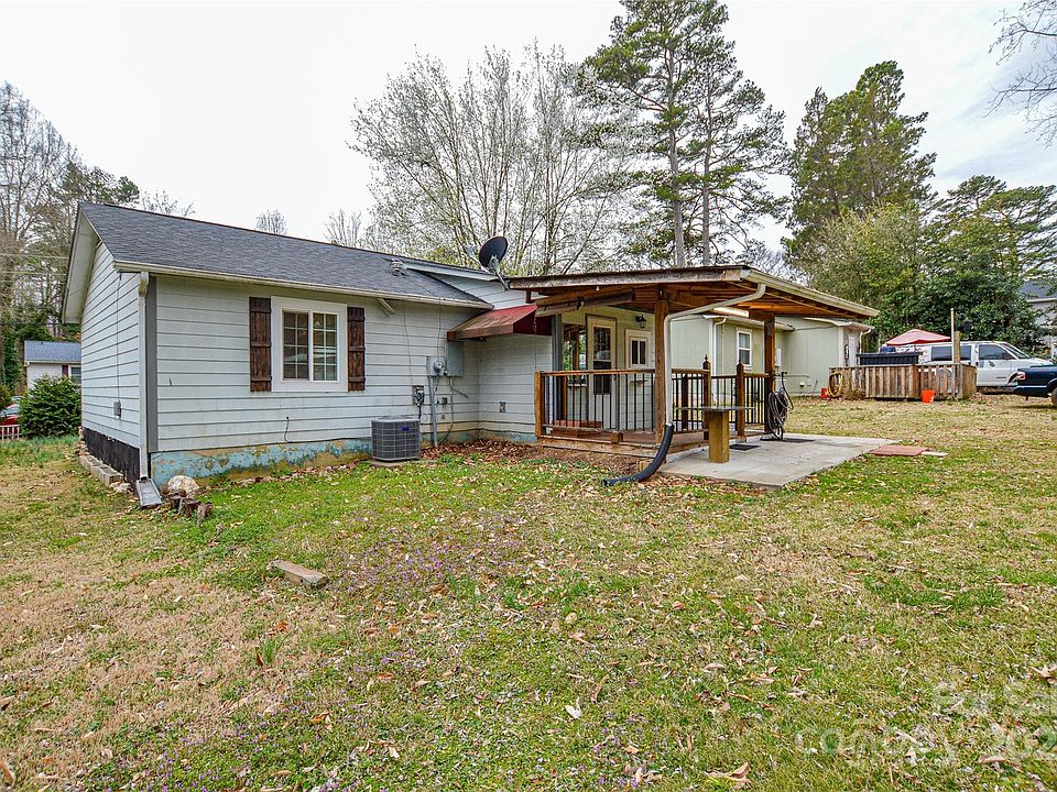 2nd image of 3901 Durham Ln