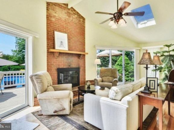 4th image of 8350 Beaver Ct
