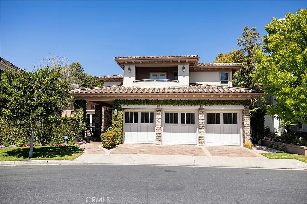 4 bed, 4.5 bath, 4346 sqft, $20,000 — Photo 1
