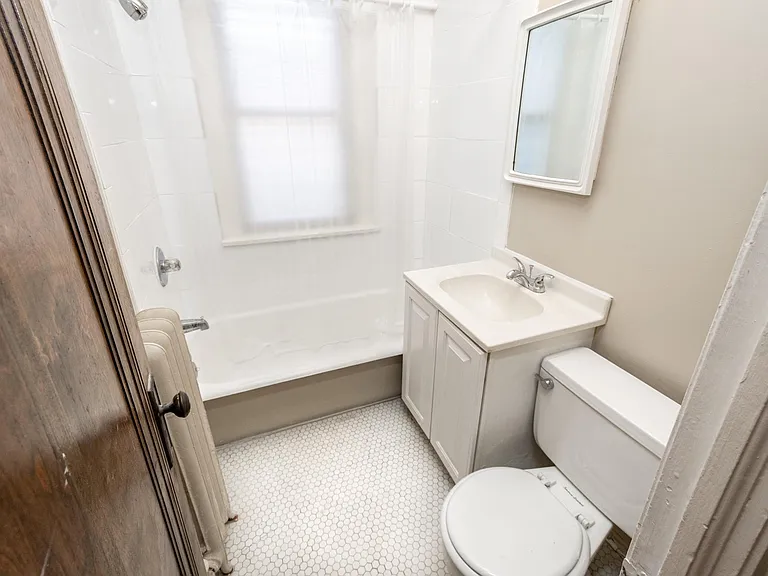Fremont Apartments — Photo 13