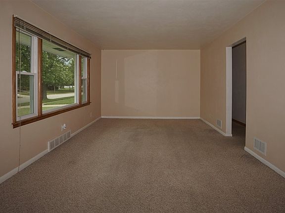 3rd image of 6221 Walker Ave