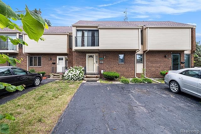 1st image of 2137 Village West Dr N