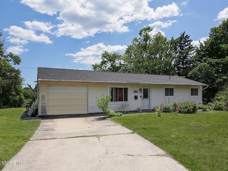 1st image of 426 Applegate Avenue