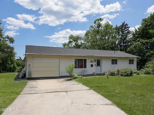 426 Applegate Avenue, Toms River, NJ 08757