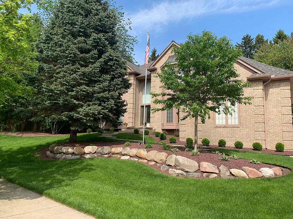 1st image of 52892 Seven Oaks Dr