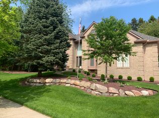 52892 Seven Oaks Dr, Shelby Township, MI 48316