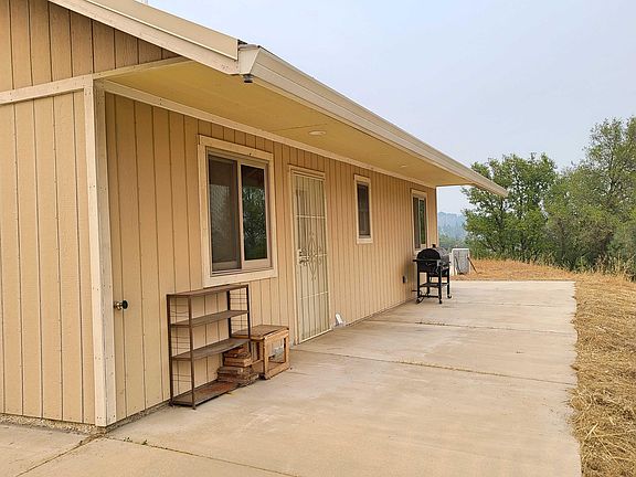 3rd image of 24123 Shirley Dr