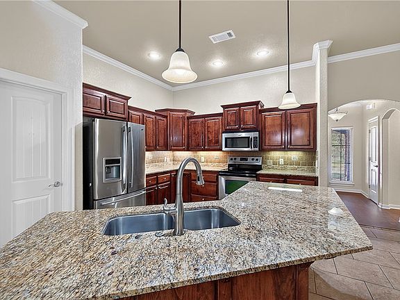 3rd image of 2555 N Trafalger Dr