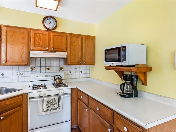 5th image of 71 Sheldon Ave