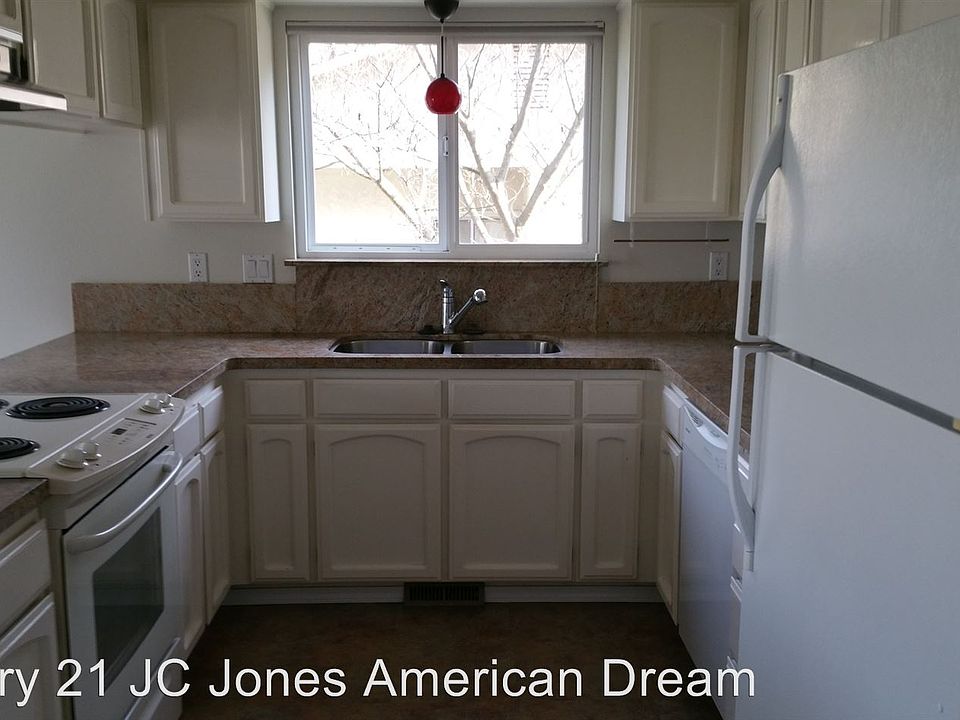 2nd image of 1802 NE Beacon Dr
