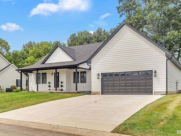 2nd image of 829 Spyglass Hill Dr