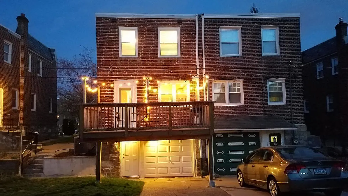 3 bed, 1.5 bath, 1247 sqft, $2,200 — Photo 2