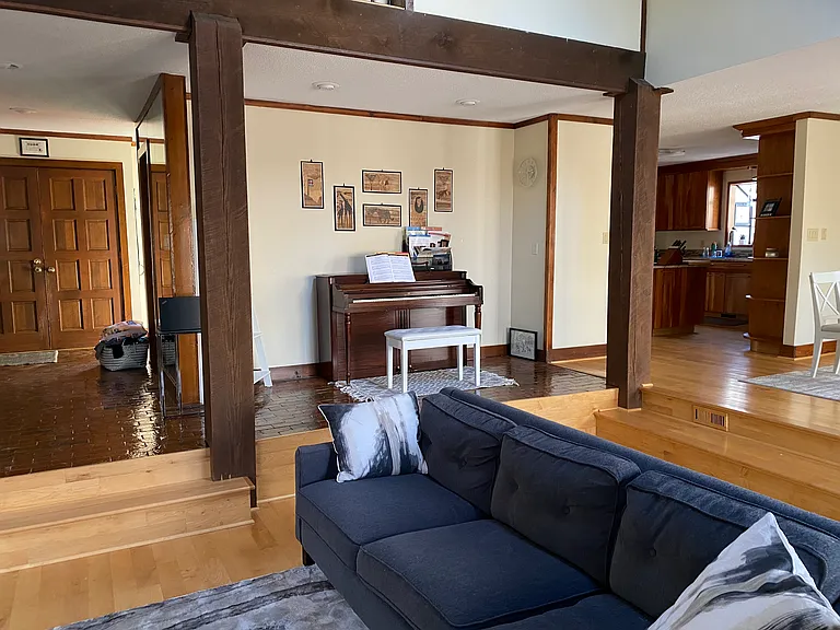 329 Continental Dr — Photo 9