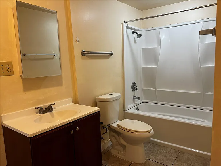 102 E Carrie Manor St — Photo 10