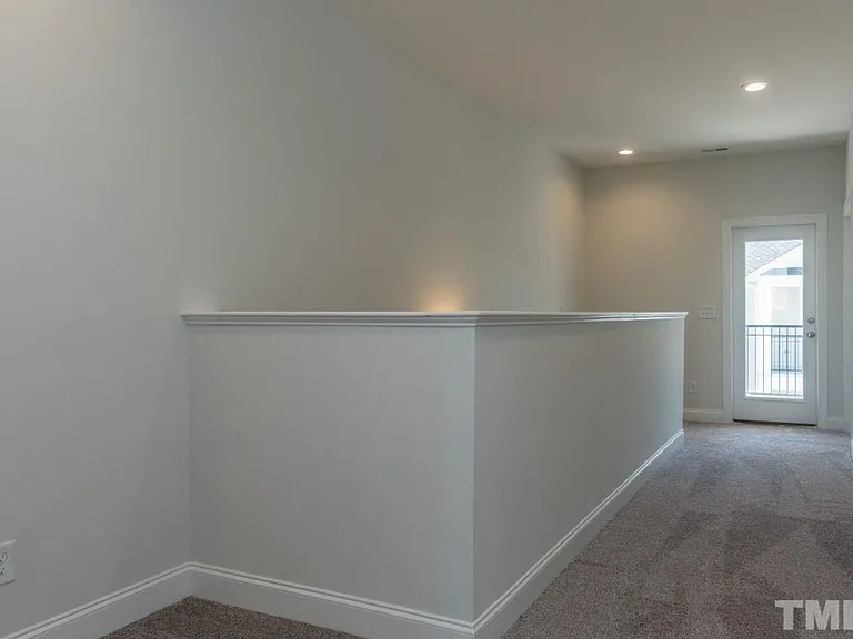 517 Gathering Park Cir — Photo 36