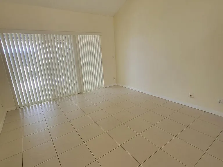 2306 SW 82nd Ter #2306 — Photo 16