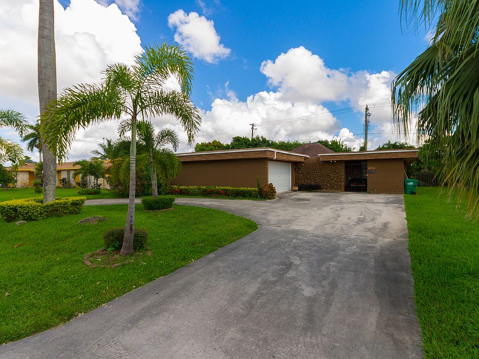 1st image of 1545 NW 203rd St
