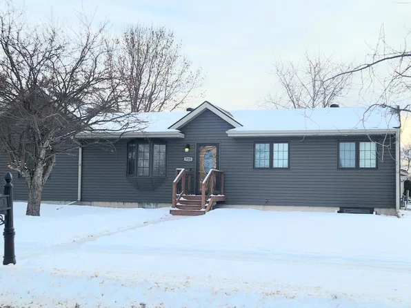 725 7th Ave W, West Fargo, ND 58078