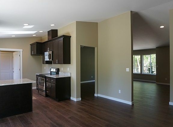 5th image of 1058 Alder Ave #B