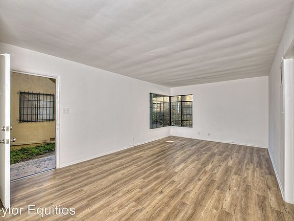 4th image of 4134 1/2 Somerset Dr