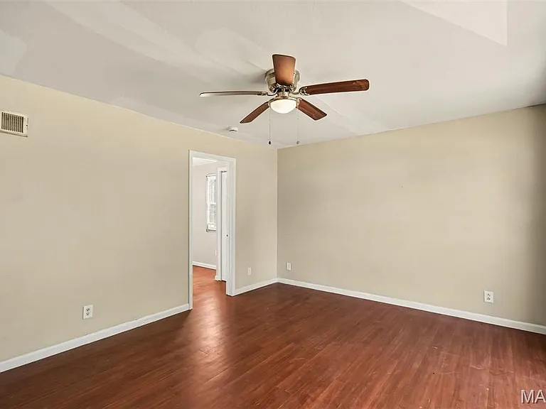 1223 Walker Ave — Photo 3