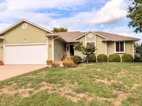2126 Crestview Dr, Emporia, KS 66801