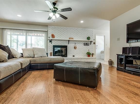 4th image of 3320 Brookhaven Club Dr