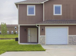 617 Northfield Rd, Manhattan, KS 66502