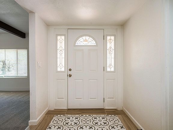 4th image of 7121 N Giaconda Way