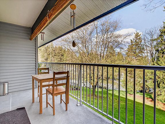 5th image of 1051 Cecile Dr