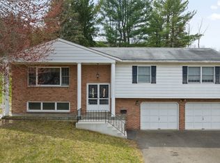 4244 Emerson Pl, Vestal, NY 13850
