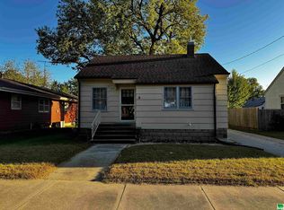 457 Sumner St, Cherokee, IA 51012
