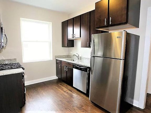 5th image of 1439 W Carmen Ave #1S