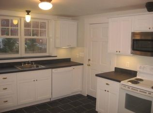 147 College St N #2, Poultney, VT 05764