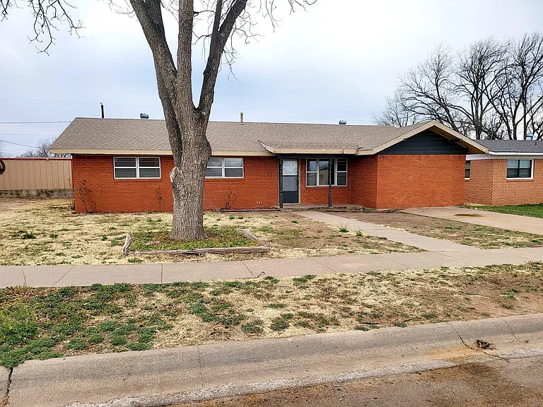 3505 Houston Ave — Photo 1