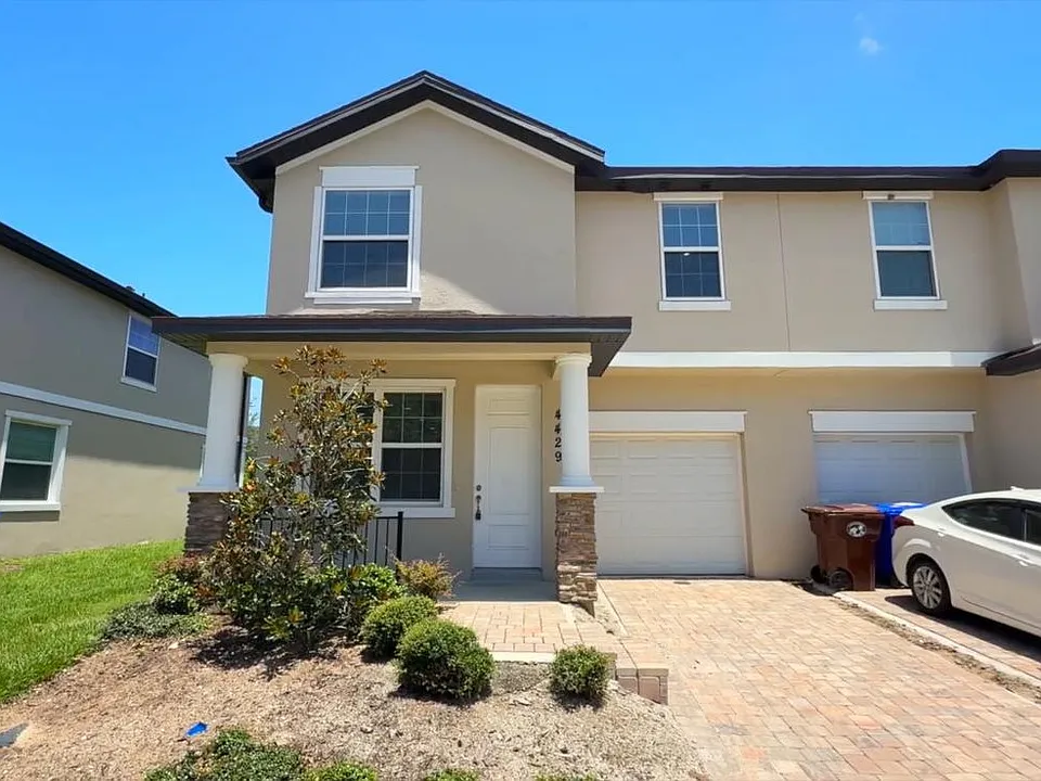 4437 Summer Flowers Pl