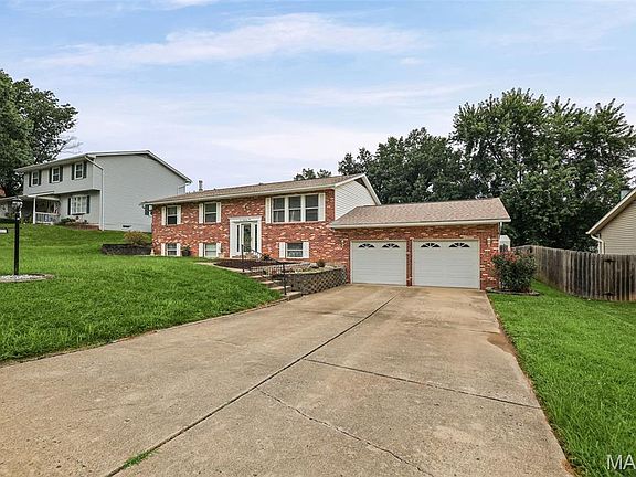 3rd image of 1810 Montview Ave