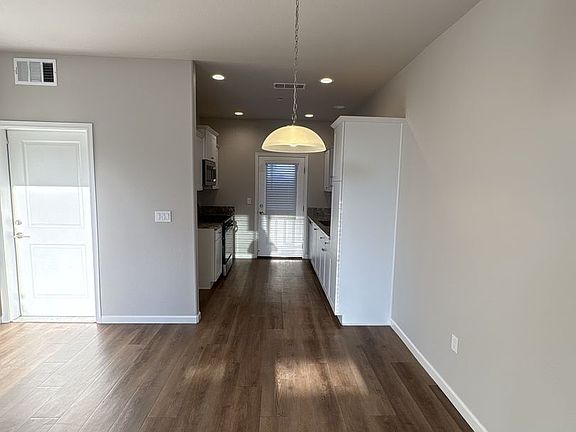 5th image of 418 S Summit St Unit 101-104
