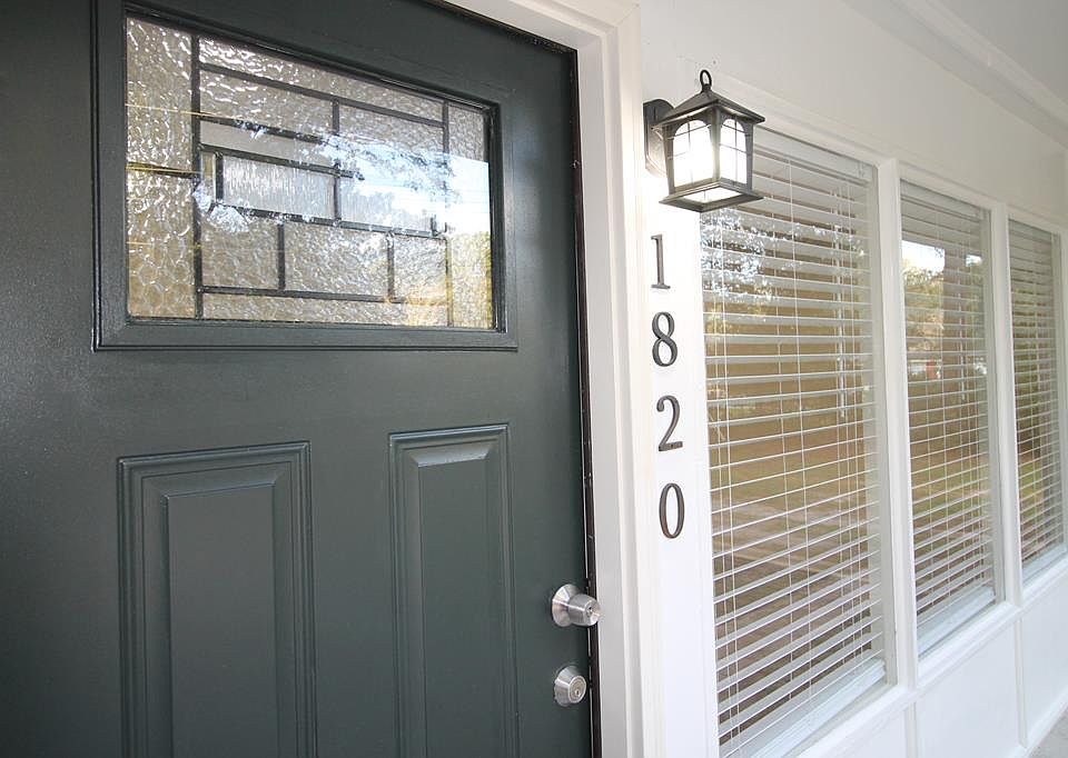 1st image of 1820 Canterbury Dr