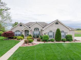 4002 Sassafras Ln, Shiloh, IL 62221
