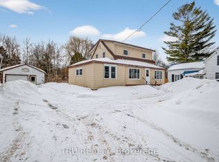 10492 Clark Rd, North Dundas, ON K0E1S0