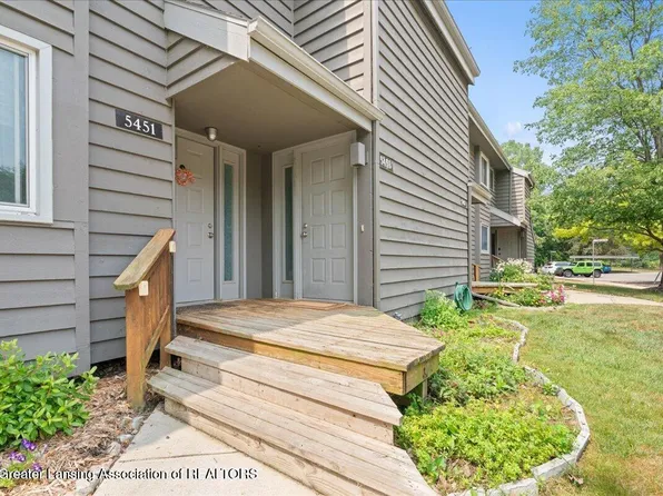 5453 Wild Oak Dr, East Lansing, MI 48823