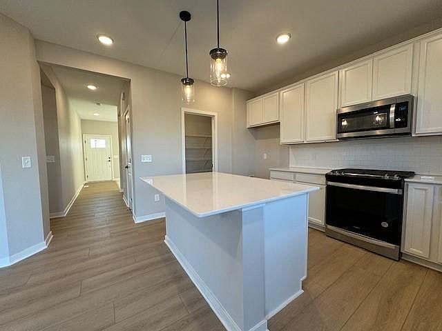 1st image of 4908 Airlake Dr