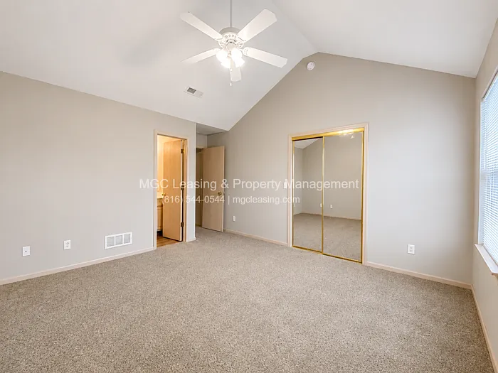1010 Garden Dr — Photo 7