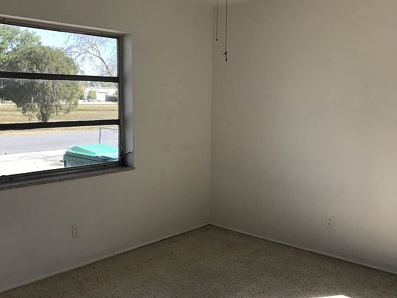 4th image of 43 SW 10th St #5973314