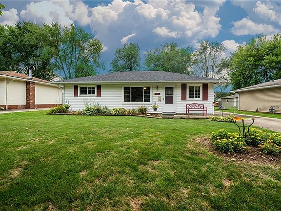 3rd image of 321 Buckeye Dr