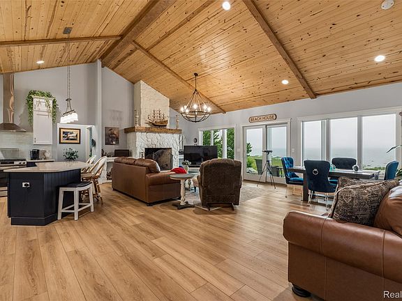 4th image of 5110 Shorefront Ln
