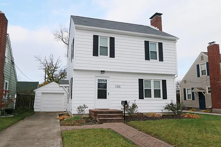 918 Midway St photo 1