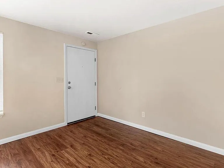 1255 Cunningham Ave #8 — Photo 2