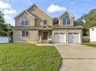 57 Pear St, Tinton Falls, NJ 07724